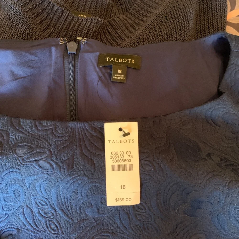 Talbots fully lined size 18. Short, bell sleeve dress. NWT . Retail $159 - Picture 7 of 8